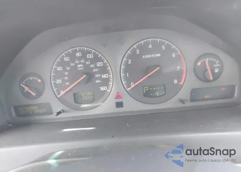 2003 Volvo V70 2.4T z USA, uszkodzony, nr VIN YV1SW58D832299364